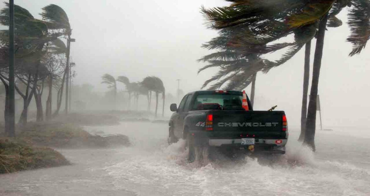 США: сезон ураганов открыт — свирепая «Лаура»