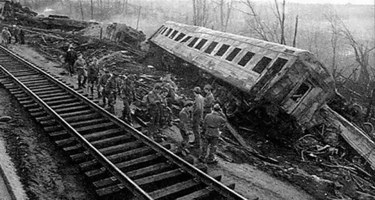 Железнодорожная катастрофа: крушение на станции Каменская